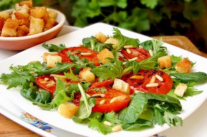 Салата с гриловани домати - Бърза и лесна рецепта