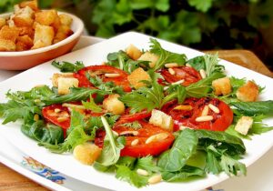 Салата с гриловани домати - Бърза и лесна рецепта