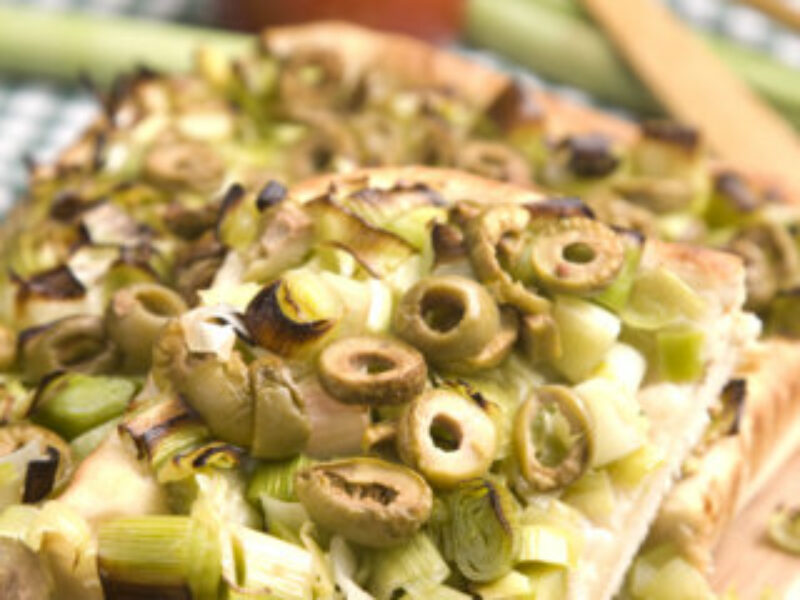 Пица с праз и маслини